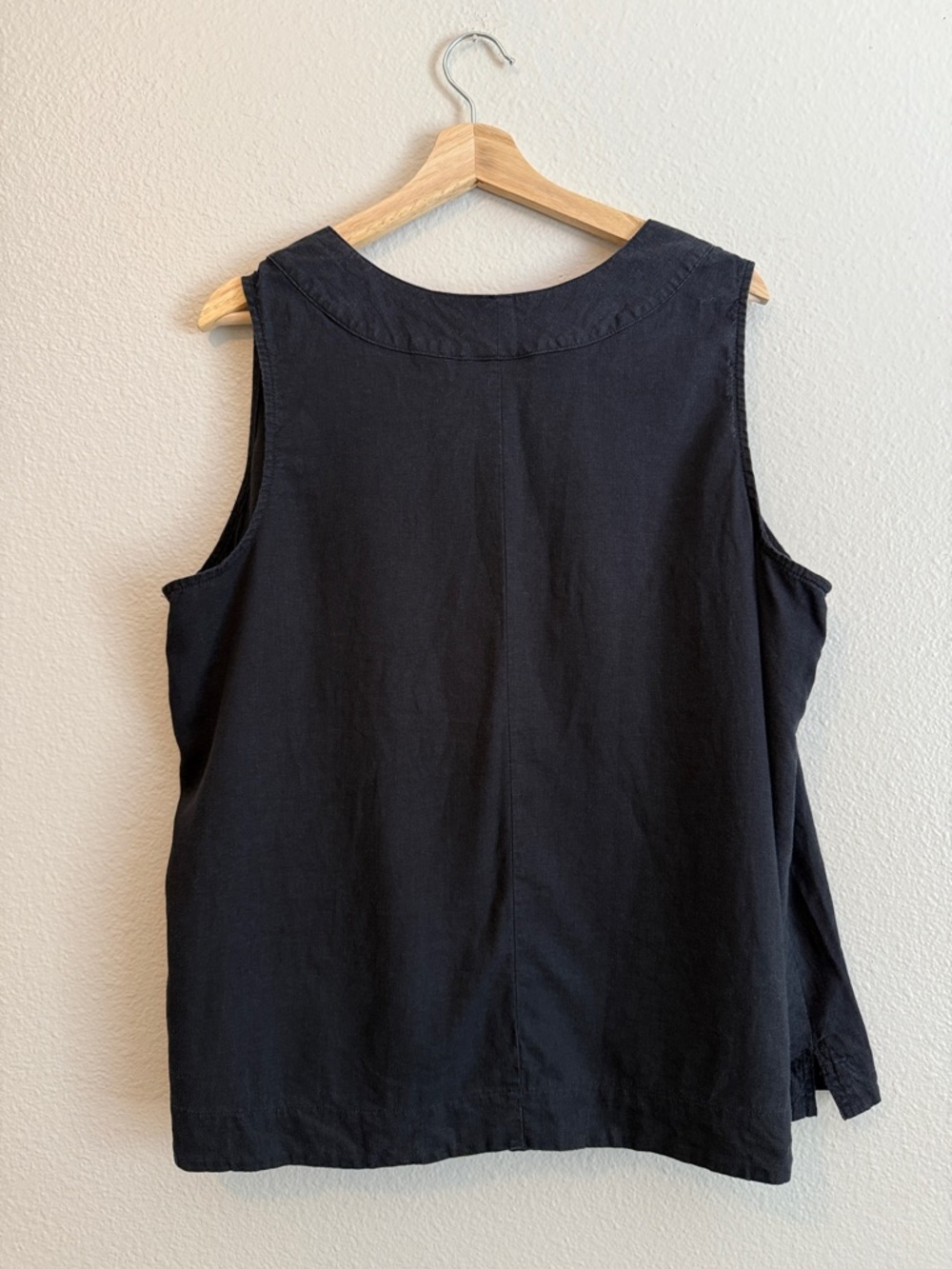 Croft & Barrow Pleated V-Neck Tank Top SZ 1X Black Linen Blend Minimalist Chic - Picture 7 of 15
